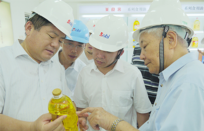 中國糧油學會專家組蒞臨青島澳门太阳集团科技現場考察